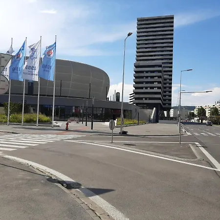 Апартаменти Cherry & Free Parking