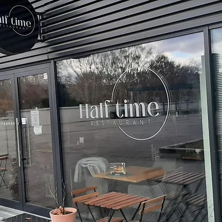 Cherry & Free Parking Апартаменти *