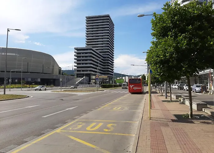 Cherry & Free Parking Апартаменти