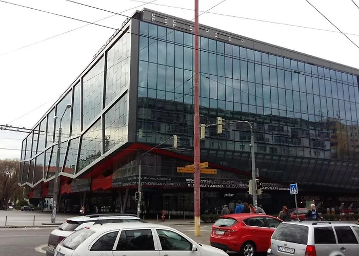 Апартаменти Cherry & Free Parking *