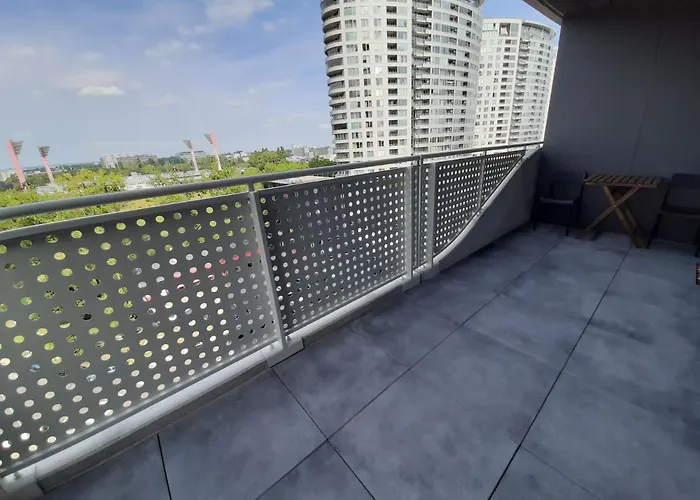 Cherry & Free Parking *