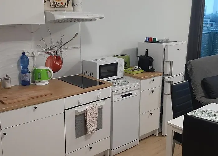 Cherry & Free Parking Братислава