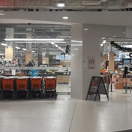 Cherry & Free Parking *