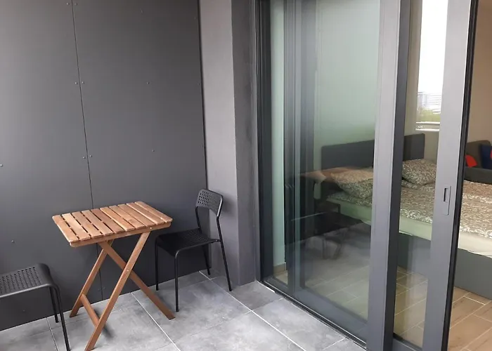 Cherry & Free Parking *